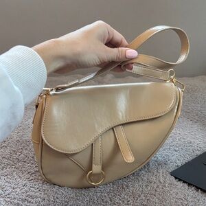 Elegant Tan Leather Women's Bag